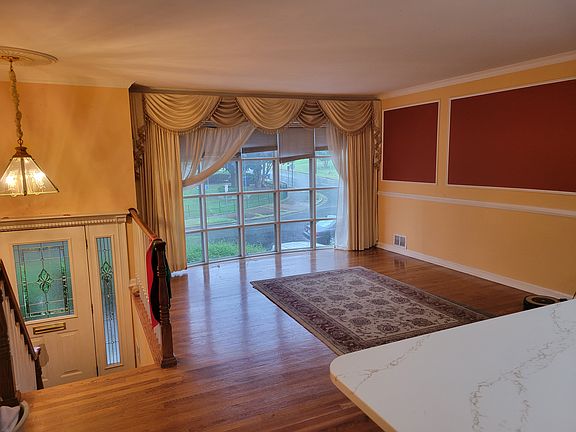 5th image of 4404 Medford Dr