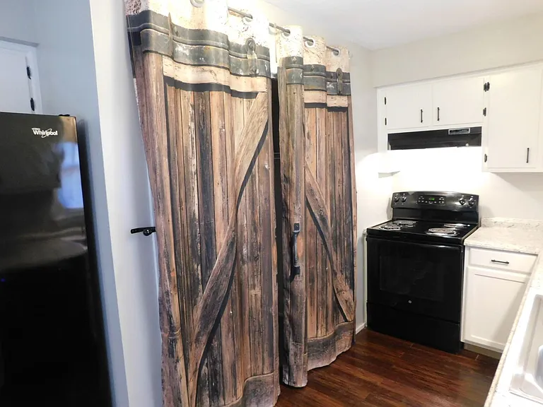 605 Hayden Ct — Photo 11