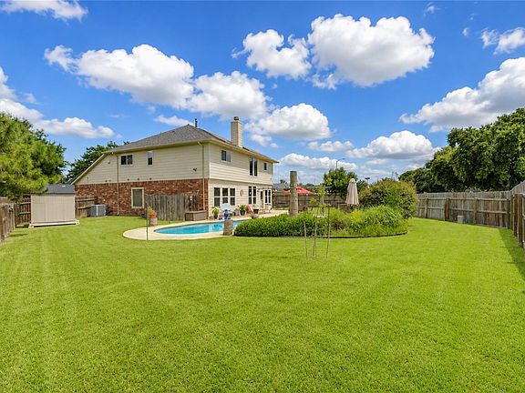 4th image of 2711 Sabal Palms Ct
