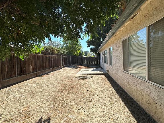3rd image of 452 W Pepper Drive