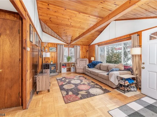 10 Lake Shore Rd, Hardyston Twp., NJ 07460