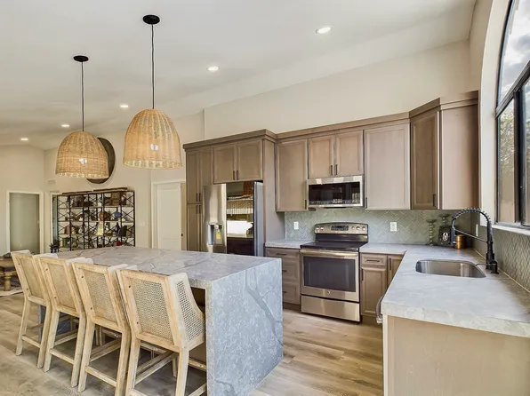 924 W Barbados Dr, Gilbert, AZ 85233