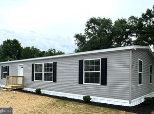 15 S 9th St, Bally, PA 19503