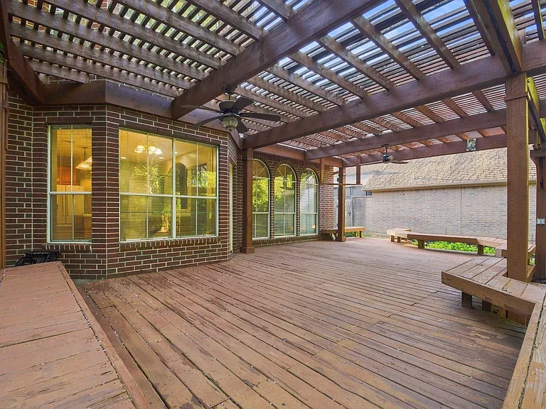4307 Lakeshore Forest Dr — Photo 34