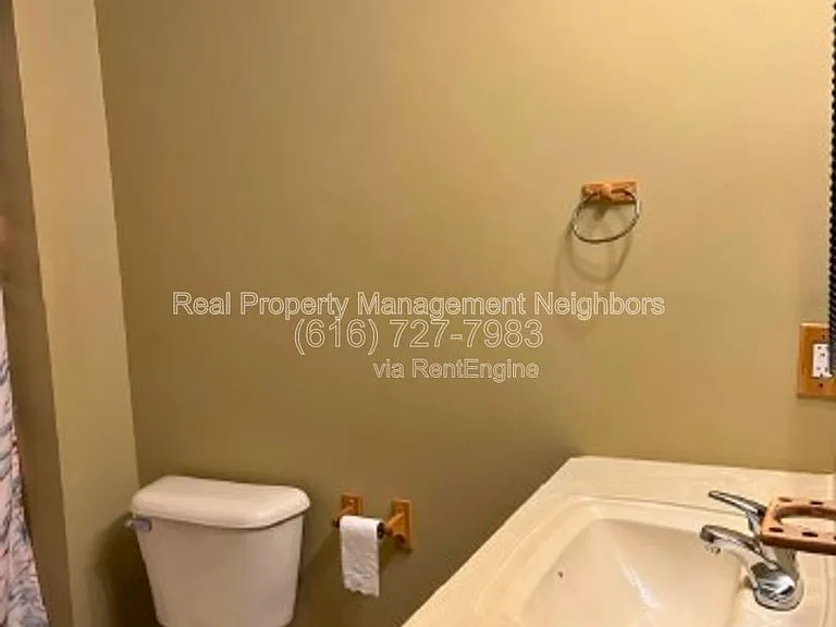 1636 Northbend Dr NE — Photo 36