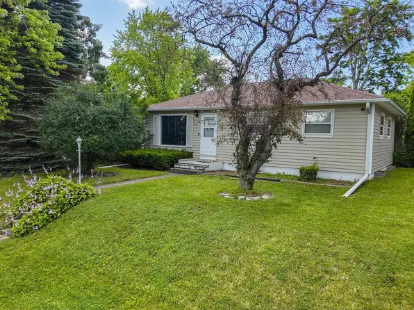1396 JAMES CIRCLE, WI 53172