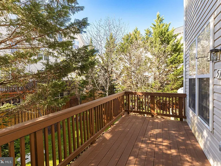 5140 Donovan Dr — Photo 33