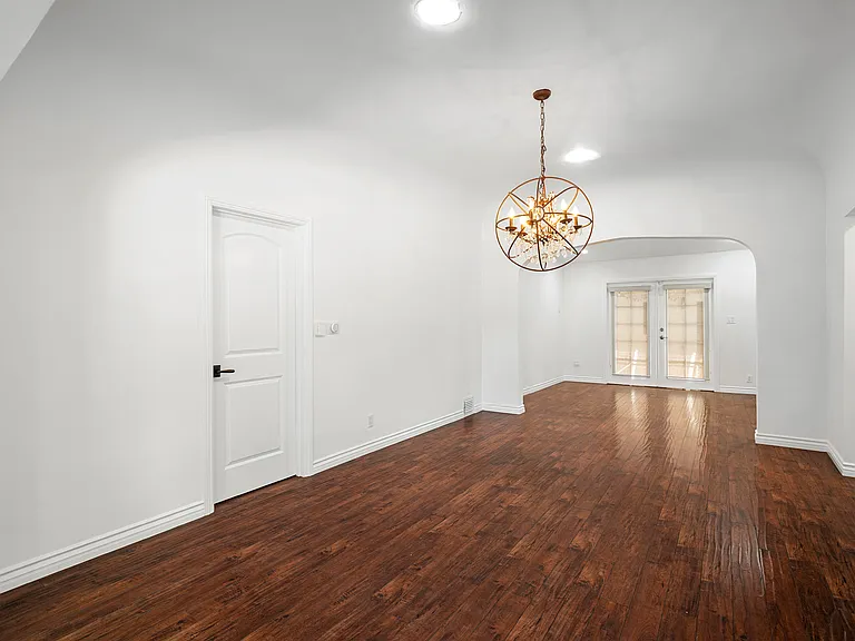 1560 Ridgeway Dr — Photo 7