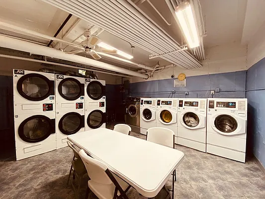 Rented by Silverstein Collection LLC  | media 33