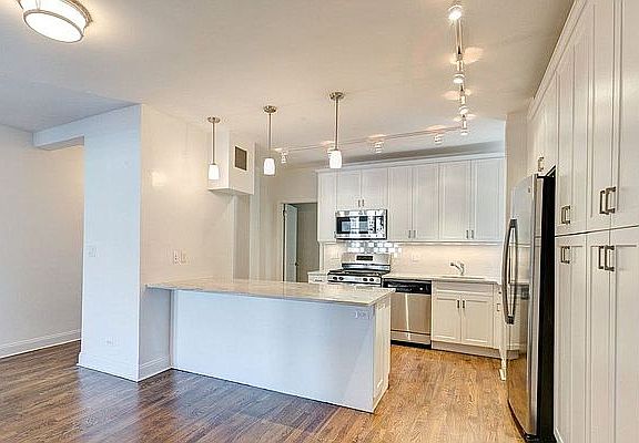 3rd image of 222 W 83rd St APT 9F