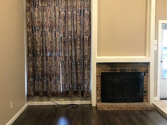 4th image of 719 Sceptre Cir