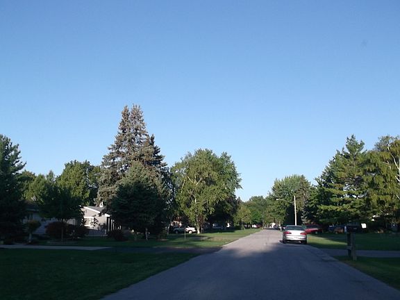 3rd image of 5414 Silvercrest Ln