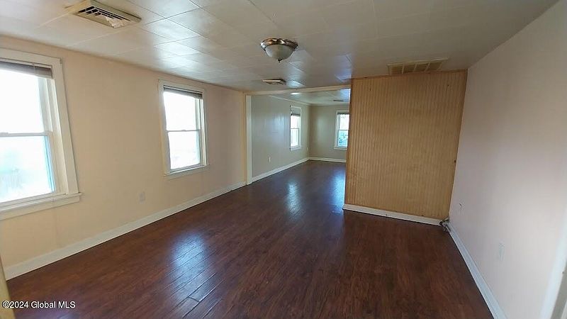 4th image of 300 1st Avenue