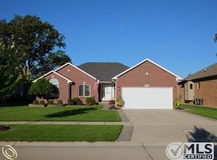 49865 Briar Pointe Dr, Macomb, MI 48044