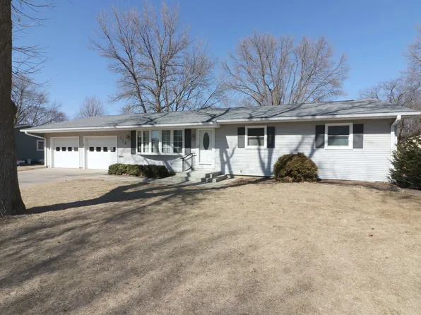713 E 17th St, Spencer, IA 51301