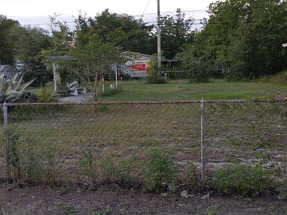 3rd image of 2120 W 28th Ct