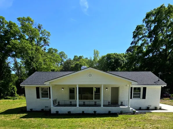 109 Bowers St, Royston, GA 30662