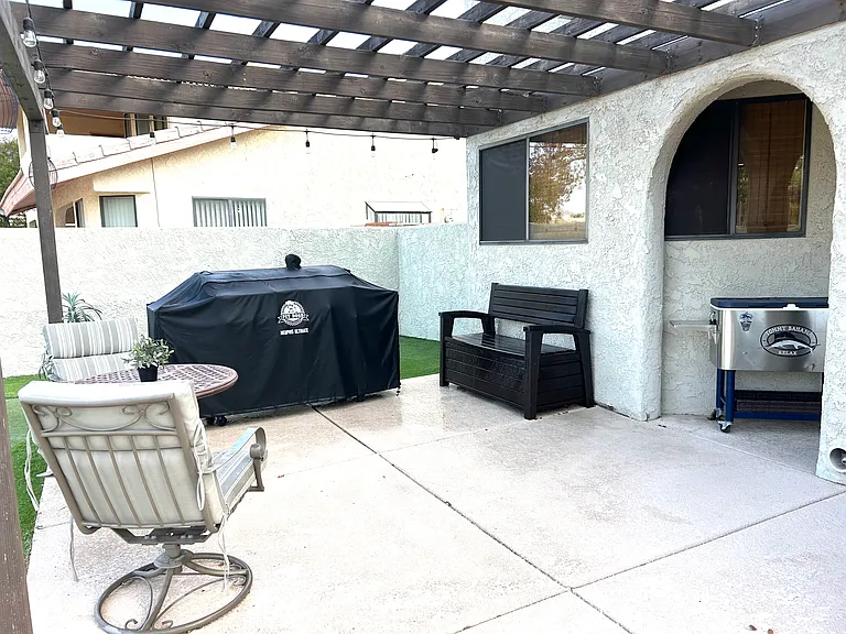 2887 Country Club Plz — Photo 10