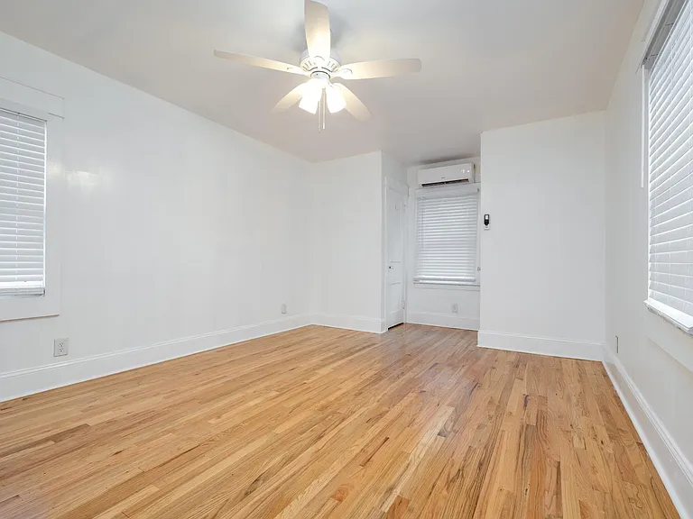 260 Saint George St #6 — Photo 5