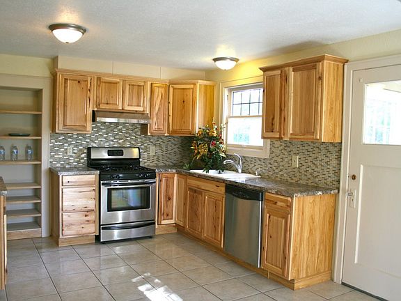 5th image of 903 Ellinor Ave