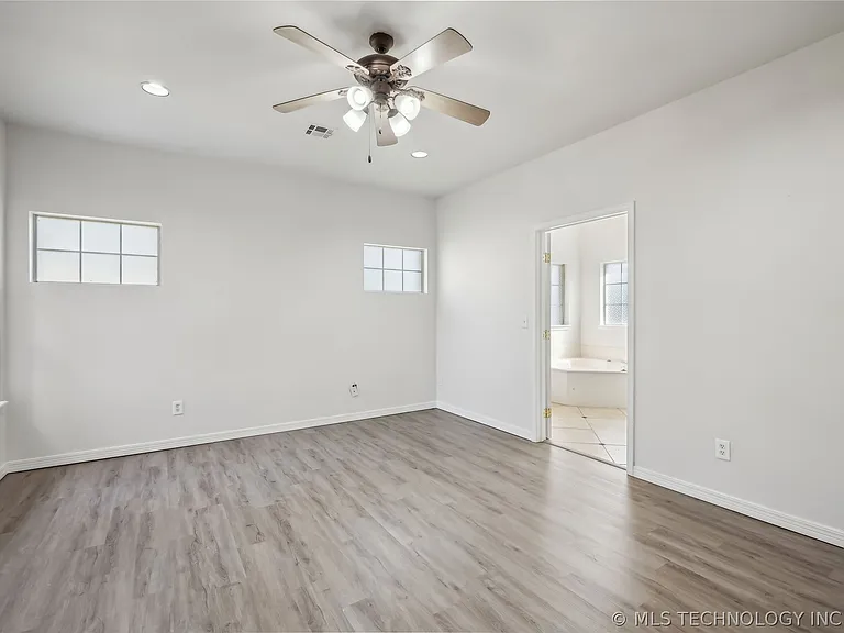 4308 W Broadway Ave N — Photo 18