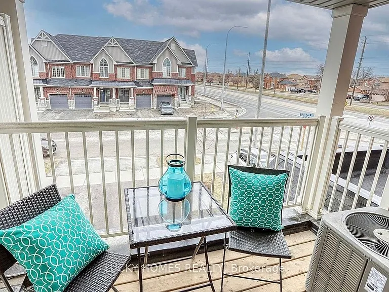 85 Sutcliffe Dr — Photo 4