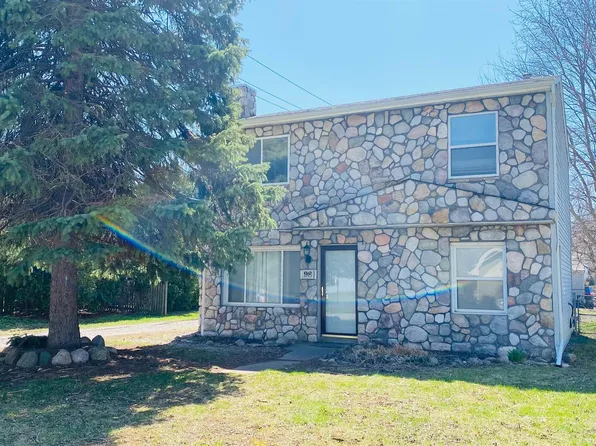 98 Woodslee Dr, Troy, MI 48083