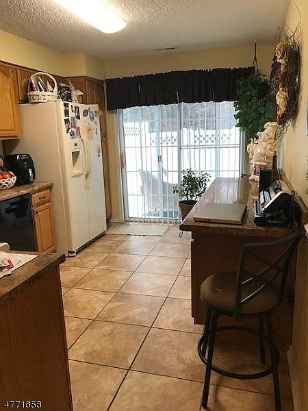 2nd image of 2 Heritage Ct