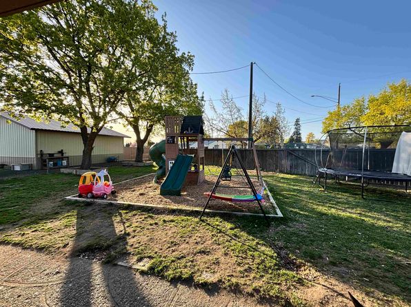3204 W Queen Pl, Spokane, WA 99205