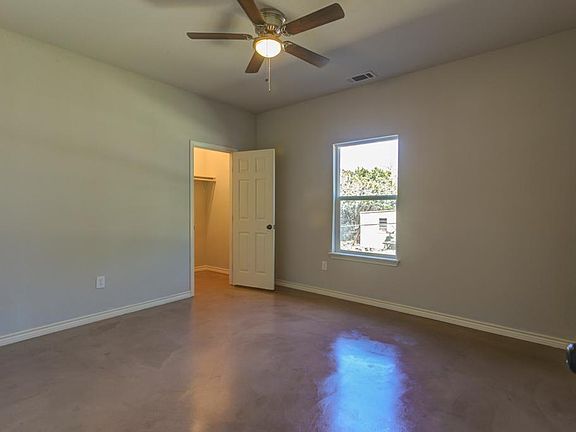4th image of 1469 Whispering Hills Dr