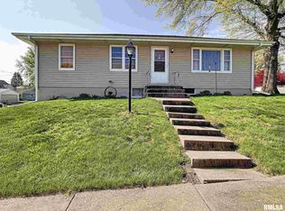 1205 E Garfield St, Davenport, IA