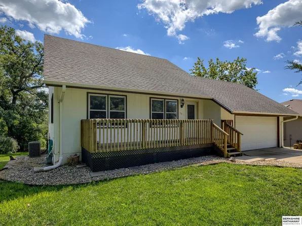 3811 Buccaneer Blvd, Plattsmouth, NE 68048