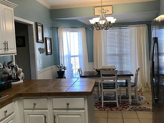 3rd image of 133 Live Oaks Blvd