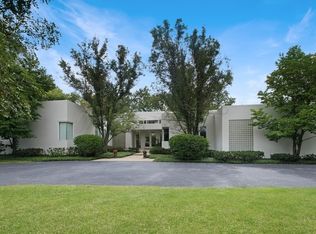 1890 Shelley Ct, Highland Park, IL