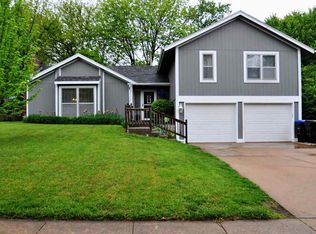3123 SW Chelsea Dr, Topeka, KS 66614