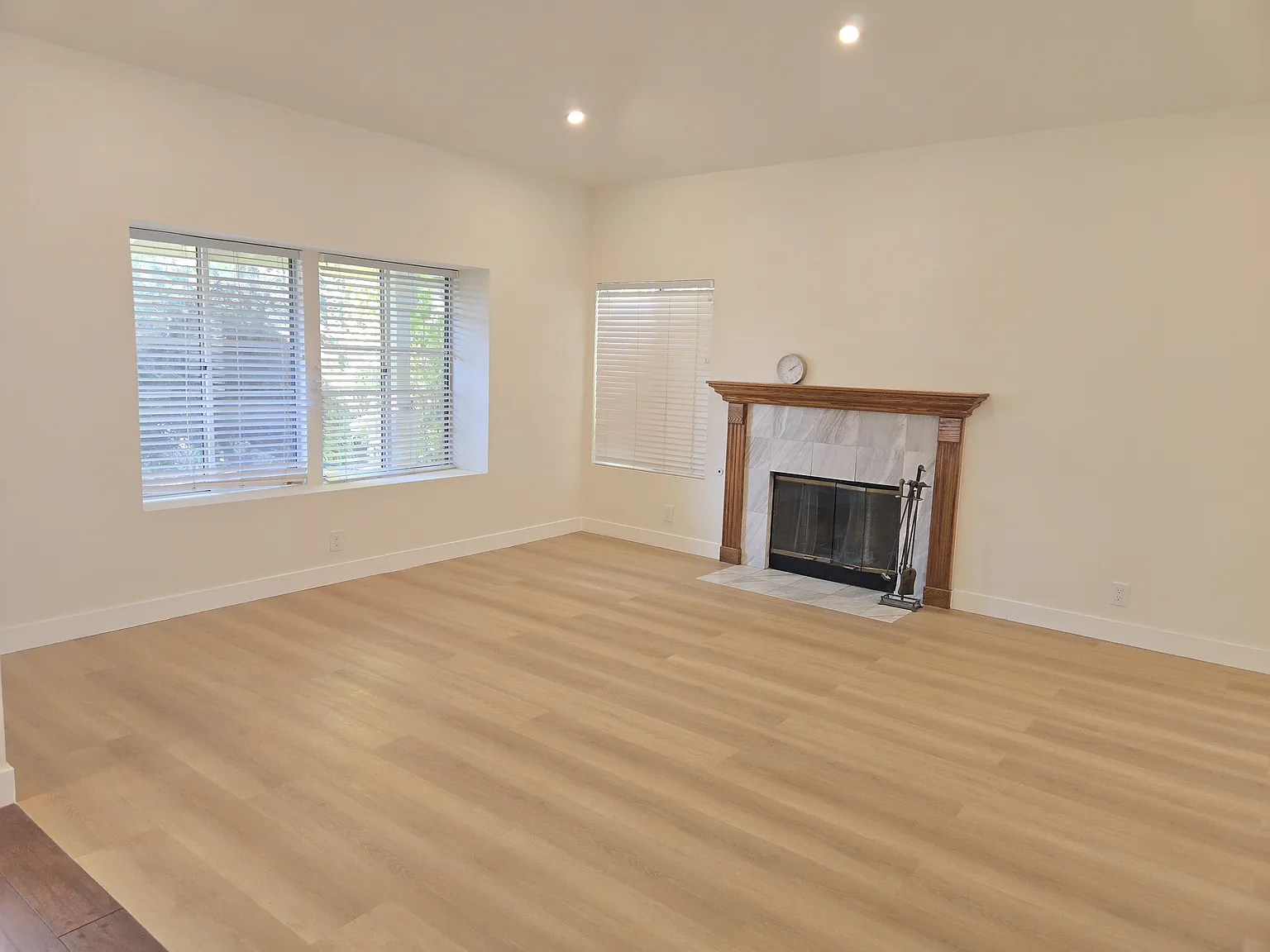 3 bed, 2.5 bath, 2333 sqft, $3,600 — Photo 3