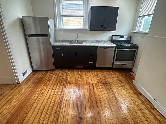4th image of 2355 Ohio Ave APT 3