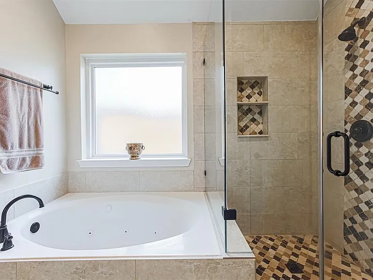 3034 Glenthorpe Ln — Photo 8