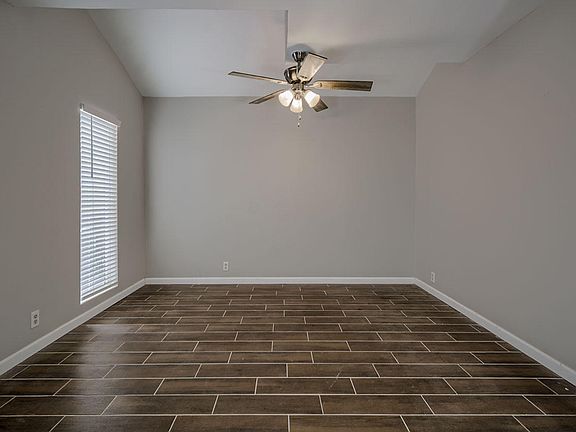 4th image of 1644 Lomaland Dr