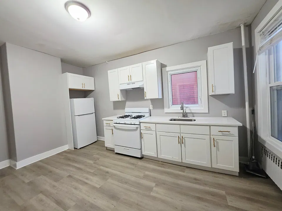 254 Clinton Ave #1F