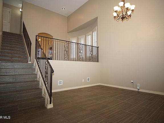 3rd image of 3152 Amistoso St