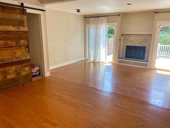 4th image of 29 Woodlake Dr W