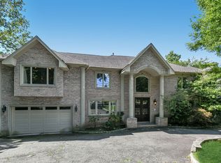 831 Pascack Rd, Paramus, NJ 07652