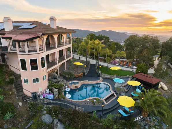 9505 Meadow Mesa Dr, Escondido, CA 92026