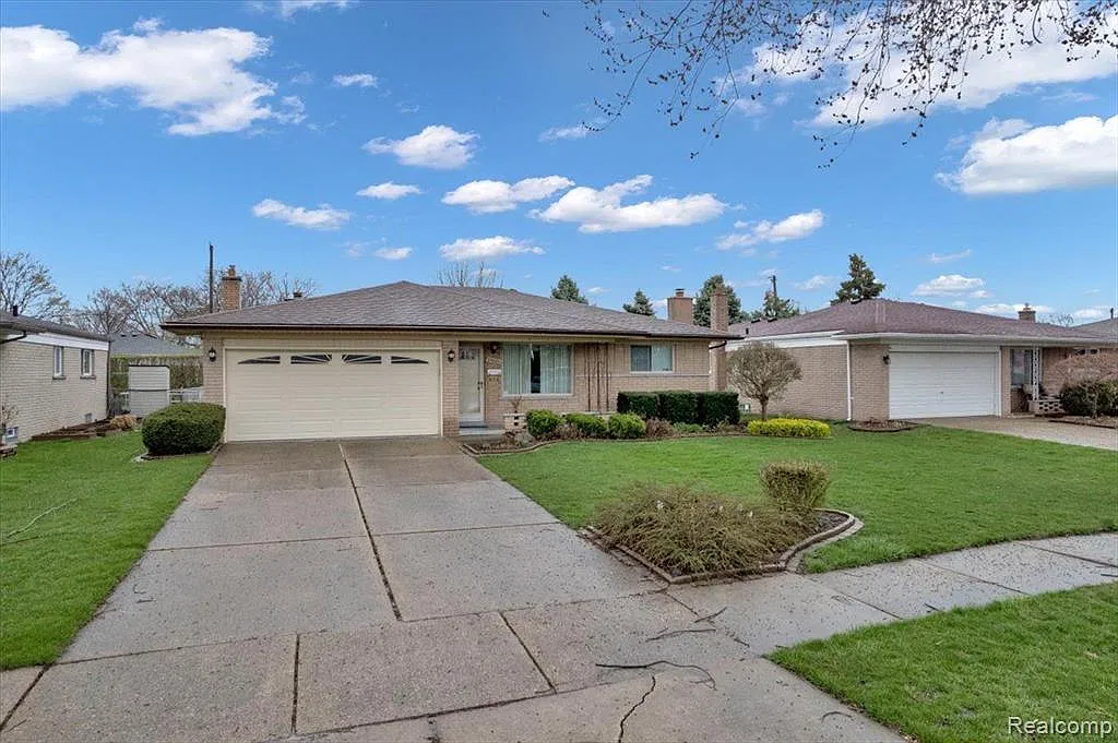 3 bed, 2046 sqft, $2,250 — Photo 1
