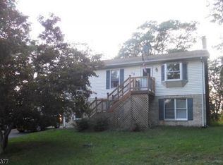 13 Ellisdale Rd, Hewitt, NJ 07421