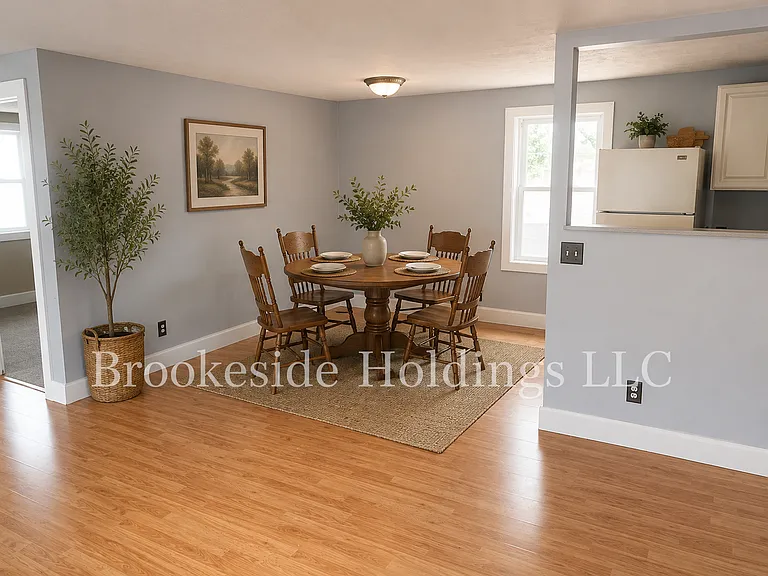 7 E Muskegon St #B — Photo 3