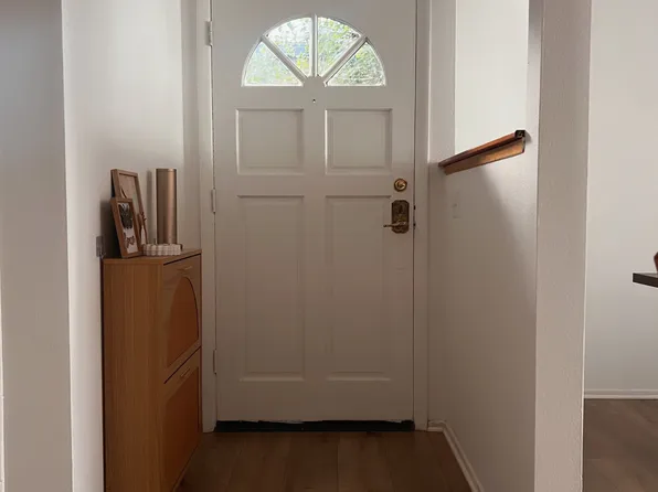 18435 Keswick St, Reseda, CA 91335