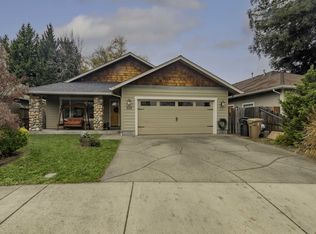 114 SW Vicki Ln, Grants Pass, OR 97526