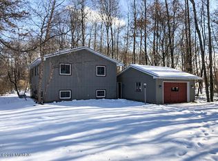 7562 10th St, Stanwood, MI 49346